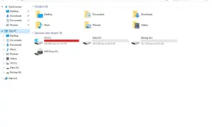 Windows Explorer zeigt Laufwerke an. Die C:-Partition hat nur noch 10,6 GB frei. Wie viel GB hat Ready or Not?
